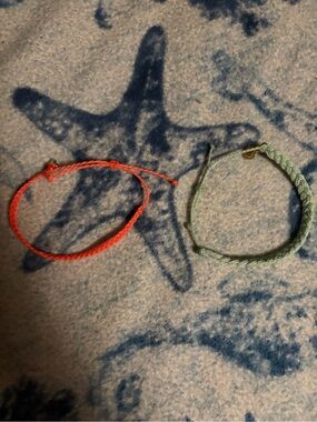 2 pura vida bracelets